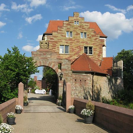 Obrigheim Eventlocation & Hotel Schloss Neuburg מראה חיצוני תמונה