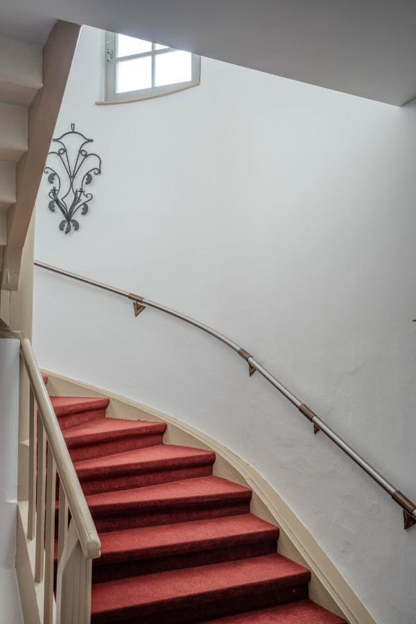 Obrigheim Eventlocation & Hotel Schloss Neuburg מראה חיצוני תמונה