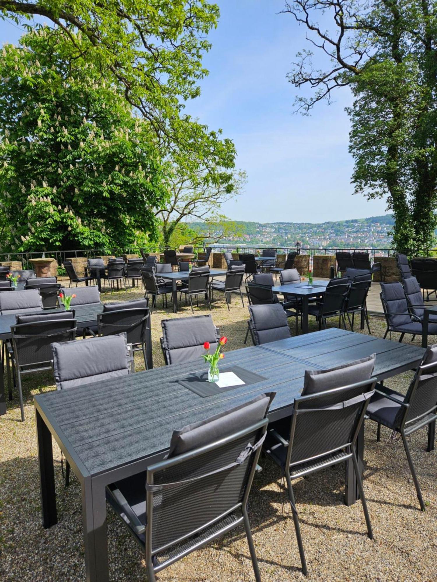 Obrigheim Eventlocation & Hotel Schloss Neuburg מראה חיצוני תמונה